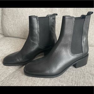 Kenneth Cole Reaction Salt Chelsea Boots, women’s 9 black leather new